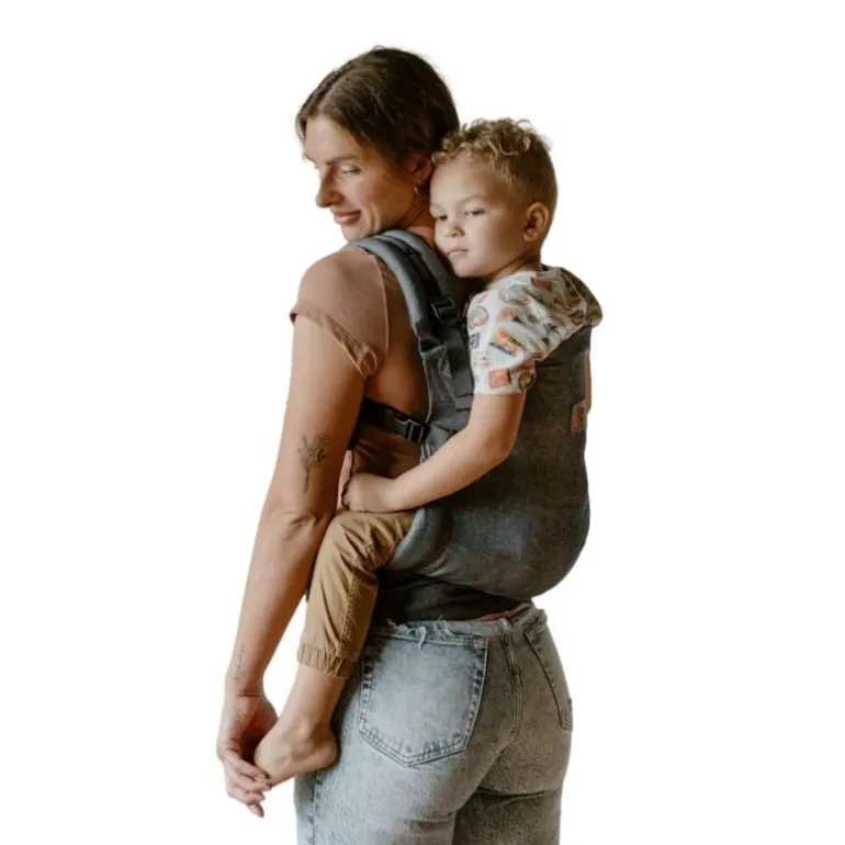 Beluga Buckle Carrier